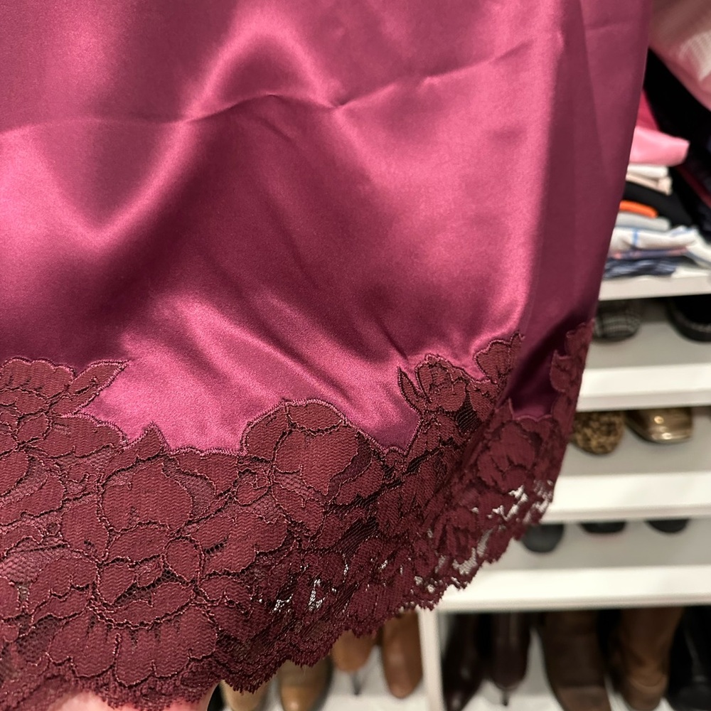 Banana Republic Burgundy Lace Hem Pencil Skirt - Picture 2 of 6
